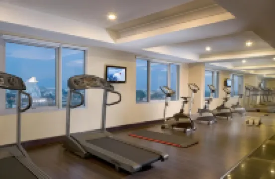 Hotel Santika Pandegiling Surabaya Hotel di Kecamatan Tegalsari