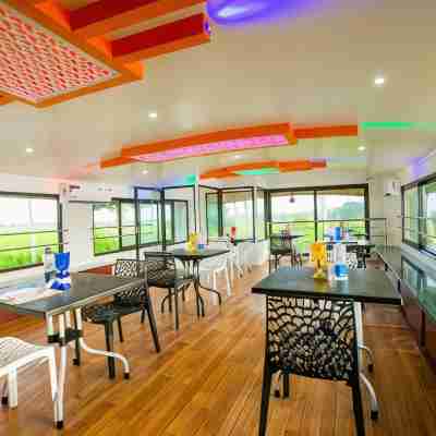 Harmony Houseboats Dining/Meeting Rooms