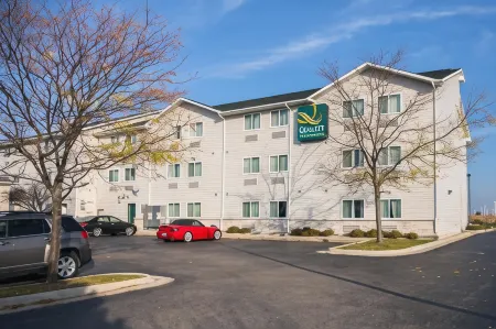 Quality Inn & Suites Loves Park Near Rockford