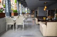 Moonbow Beach Hotel - sarapan