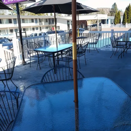Bend Inn & Suites