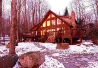 Lakefront Poconos,   Early Check in Late Check Out During Winter Months.
