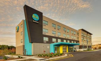 Tru by Hilton Smithfield I-95