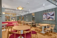 B&B Hotel Donostia Aeropuerto - breakfast