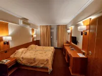 Csipke Hotel Hotels near II. világháborús emlékmű