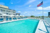 Mahalo Cape May - Pools