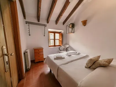 Petit Hotel Hostatgeria la Victoria Hotels near Sa Bassa Blanca