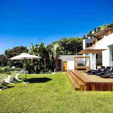Dolphin Coast Yolo Spaces - the White House Boutique Villa Hotel Exterior