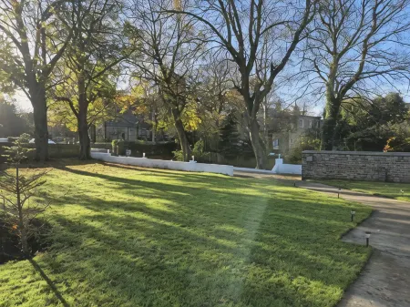 Quarrie House Отели рядом с достопримечательностью «Azure Garden Centre & Cafe»