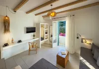 Perigiali Rooms & Apartments Folegandros