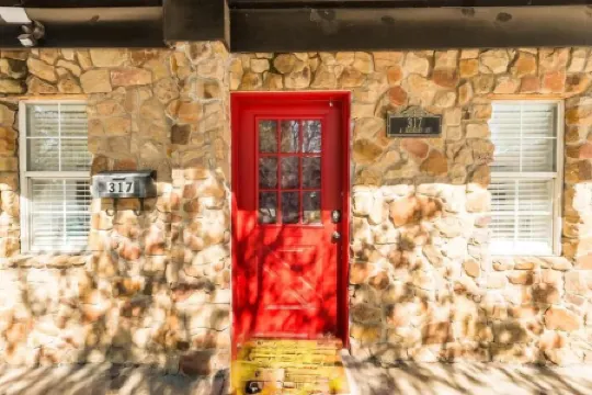 Hickory St. Lodge @ the square!