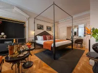 Torre Argentina Relais - Residenze di Charme Hotels near Torre Argentina