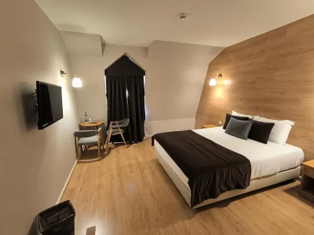 Douro Marina Hotel & Spa Отели в г. Анседе