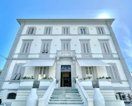 Hotel Tirreno マッサのホテル