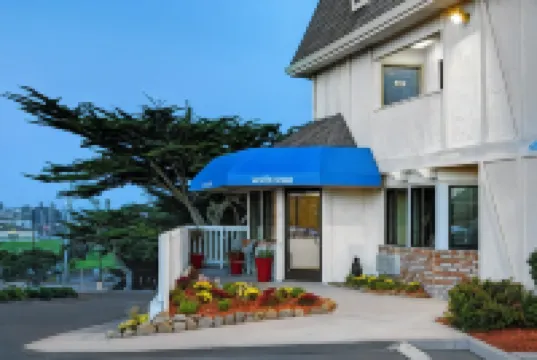 Motel 6 Marina, CA - Monterey