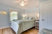 Beachfront Luxury Home-NEW Private Heated Pool, Lake View, Firepit, Game Room