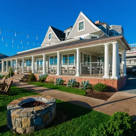 The Shore House Отели рядом с достопримечательностью «Маяк Пойнт-Джудит»