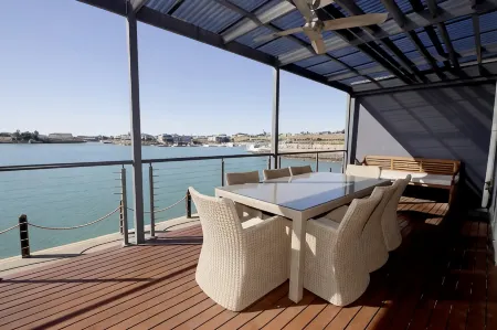 Wallaroo Marina Apartments Отели в г. Мунта
