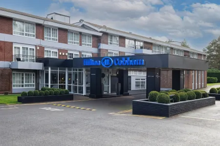 Hilton Cobham Отели в г. Кобем