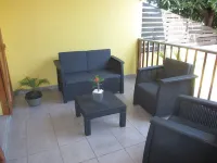 La Kaz Ferblantier.  Villa located 5 minutes' walk from the beaches of Saint-Leu.