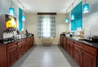 La Quinta Inn & Suites by Wyndham New Cumberland-Harrisburg