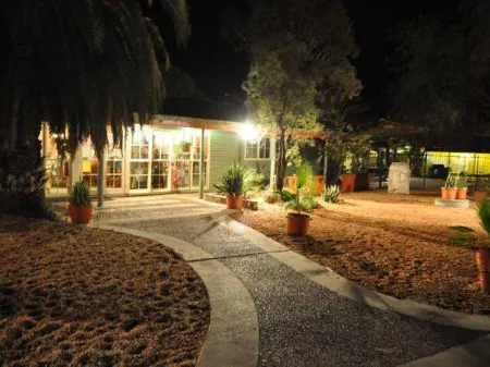 Lightning Ridge Outback Resort & Caravan Park