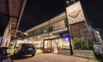 The Entaneer Poshtel