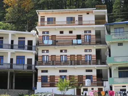 An Himalayan View by StayApart Отели в г. Чхатанга