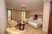 Kmm Hotel - balcony