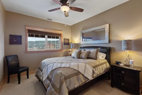 Luxurious Retreat - Elevator, Fireplace, Balcony, BBQ Area Hotels in Coeur d'Alene