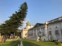 Cossimbazar Palace of the Roys ( Rajbari) Отели в г. Муршидабад