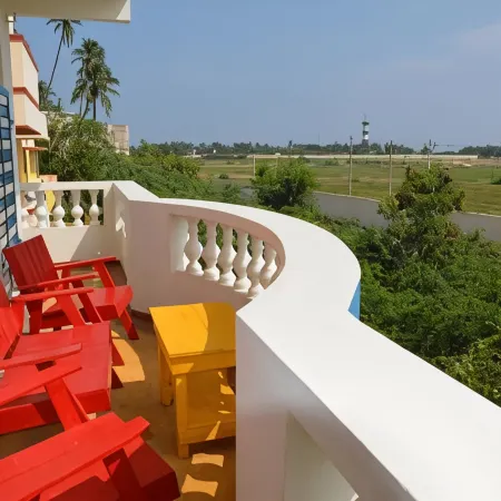 Holi-Wood Guesthouse