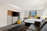 Holiday Inn Express & Suites GEORGE - QUINCY SOUTH Hotel a 