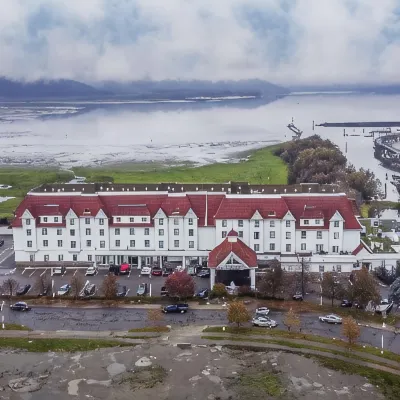 Prestige Harbourfront Resort, WorldHotels Luxury Hotels near Five Corners Pentecostal Church