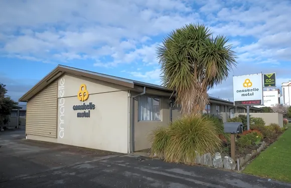 安娜貝爾汽車旅館