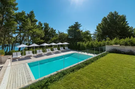 San Michele Relais & Spa Отели рядом с достопримечательностью «Beach of the Two Sisters»