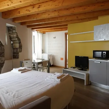 Kwanza Lodge - Housity