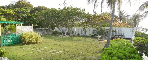 SPACIOUS  OCEAN FRONT PROPERTY-RUM POINT DRIVE w/Private Beach. Pet Friendly.... Hotels in North Side