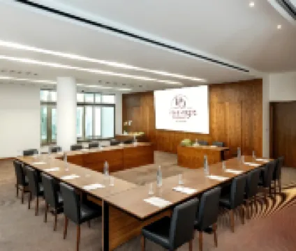 帕夫洛納帕海灘酒店