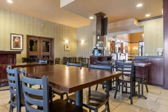 Comfort Inn & Suites