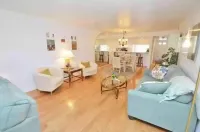 Amazing Condo in East Naples within 10 Mins to Downtown and white sands beach