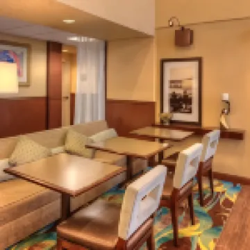Hampton Inn & Suites Ontario