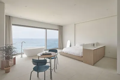 Goseong Ayat B Hotel in zona Songjihohaesuyokjang