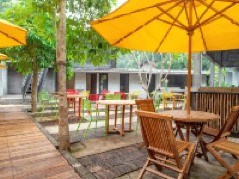 By the River Cottage with Private Warm Pool