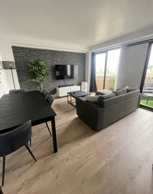 Urban Elegance•Close to Paris