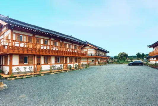 GyeongJu Ran HAN-ok Hotels near Yangsanjae