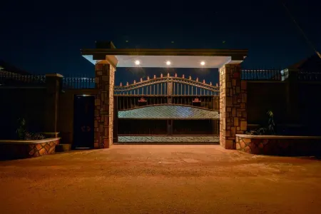 Lyons park Three Bedroom Apartment Отели в г. Kyadondo