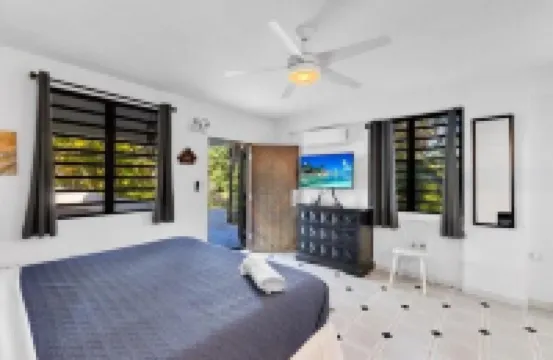 Ocean View, Mountain TOP Villa Near Steps Beach