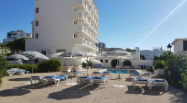 아파르타멘토스 투리스티코스 서니 비치