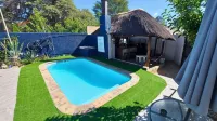 Kate's Nest Guesthouse & Backpackers - Pools